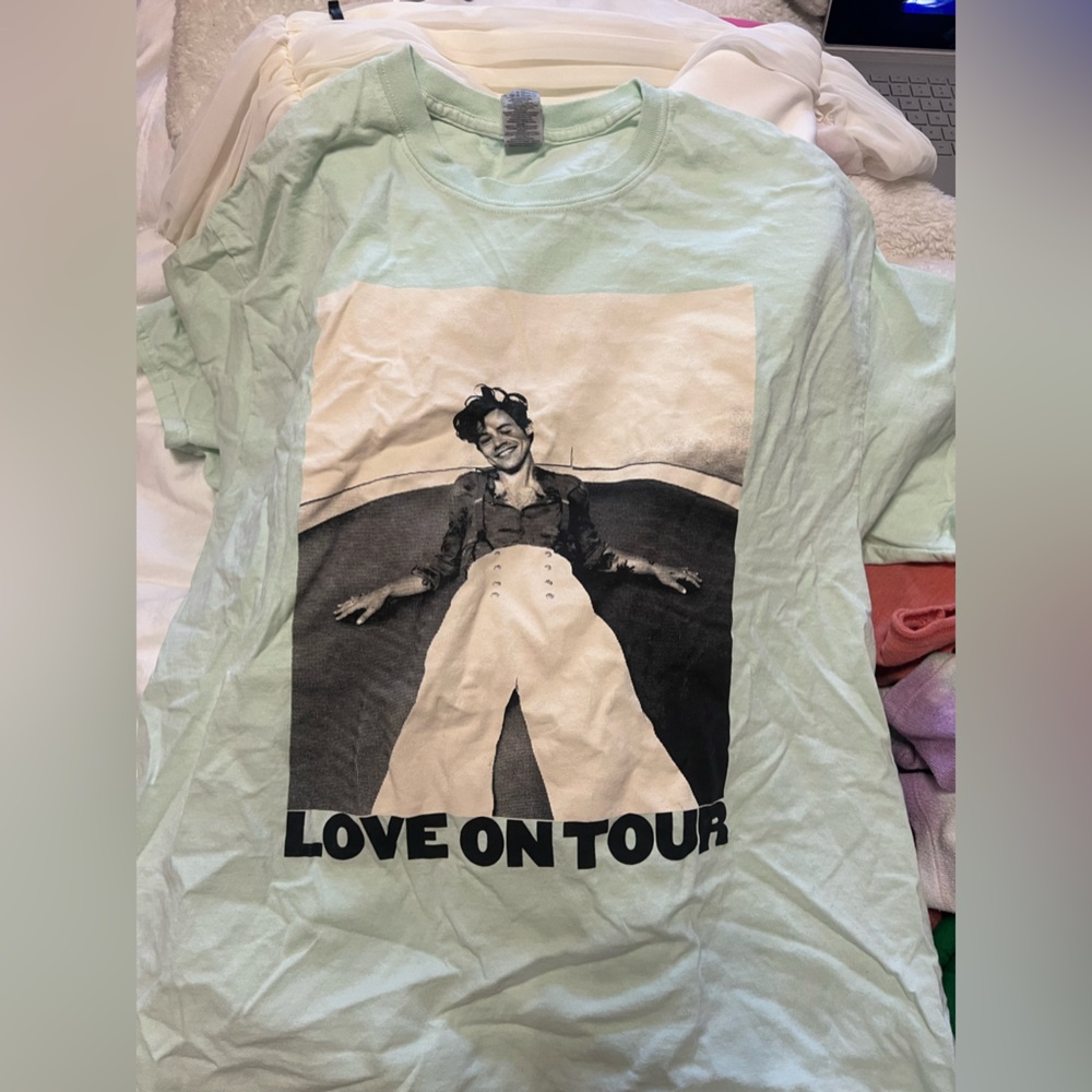 Harry Styles tour shirt